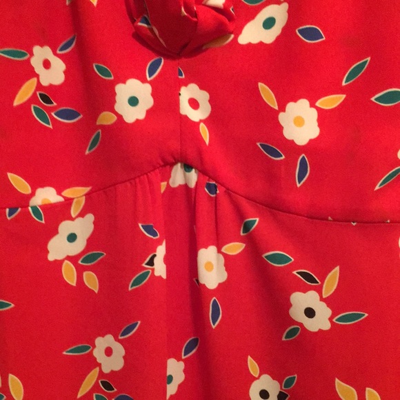 Cabi | Tied Up Red Floral Tank Top w/ Front Tie Small Style Number # 5734 - Picture 4 of 6